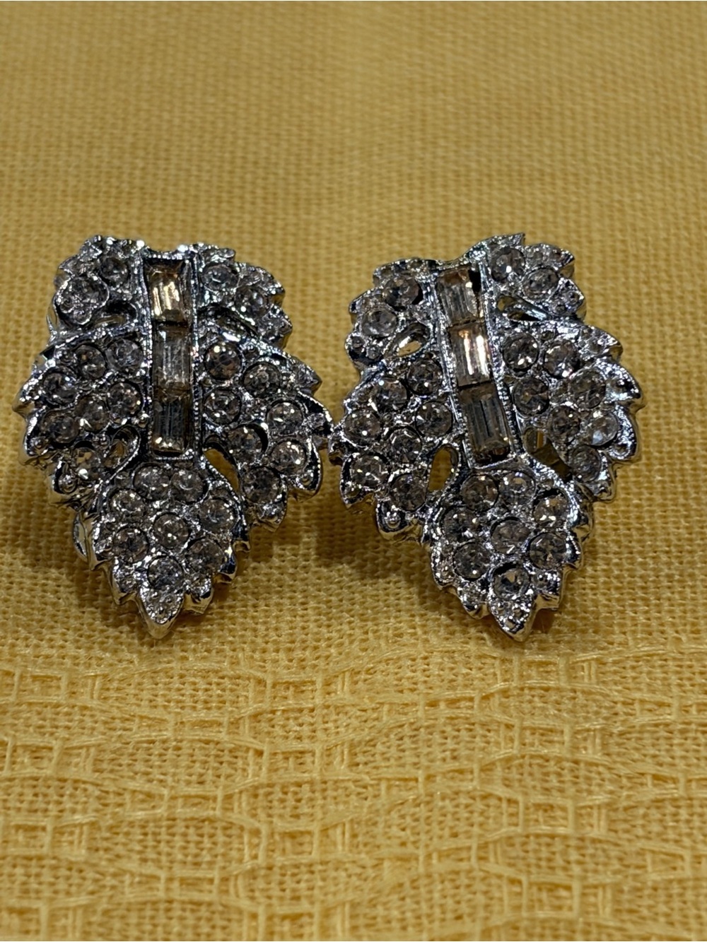VTG Silver Rhinestone Leaf Clip On Earrings Mid Century Modern Art Deco Shimmer